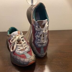 Gucci

Rhyton Mixed Media Sneakers